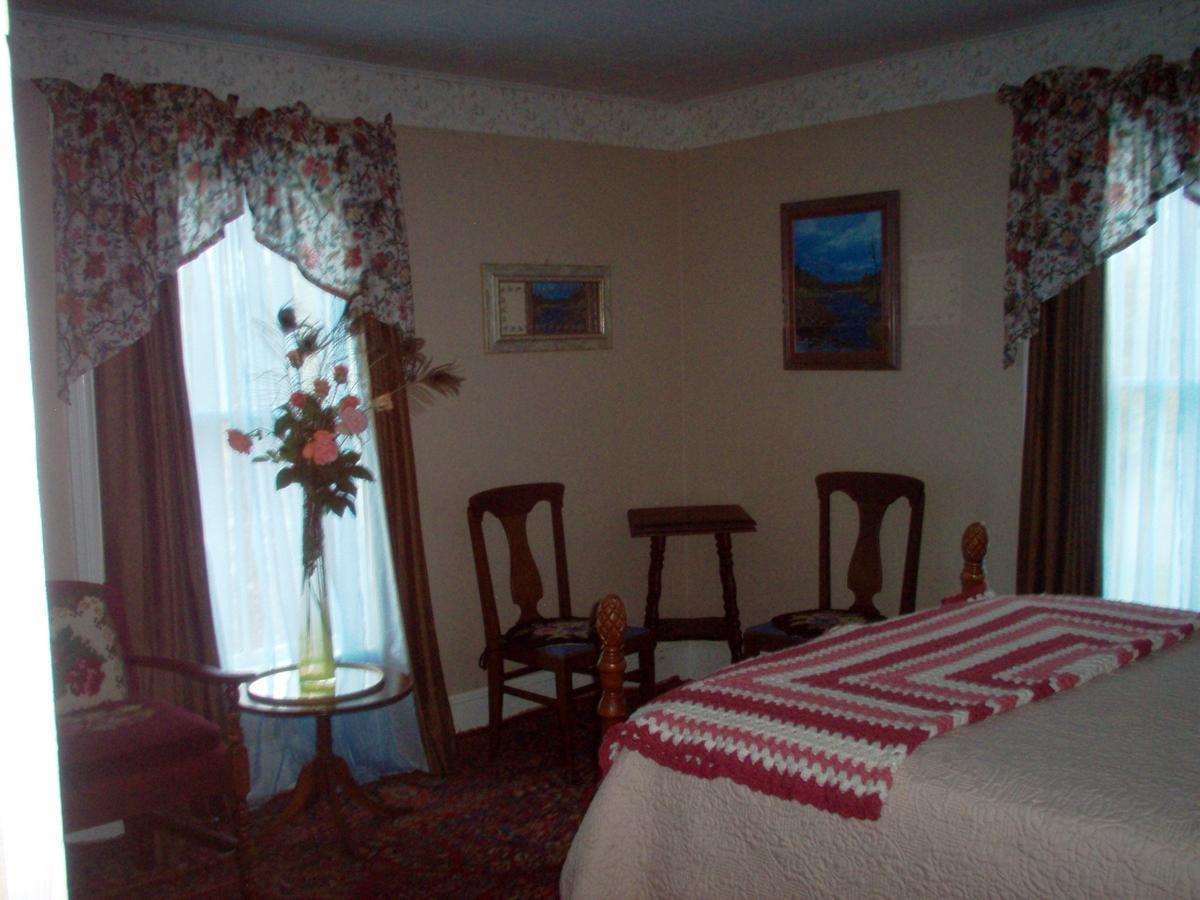 Parks Edge Inn Millinocket Экстерьер фото